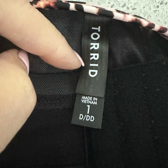 NWT Torrid Underwire Twist Front One Piece Swimsuit size 1X cup D/DD - Picture 7 of 8